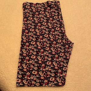 Joe Boxer large leggings. Red, blue & beige floral print.